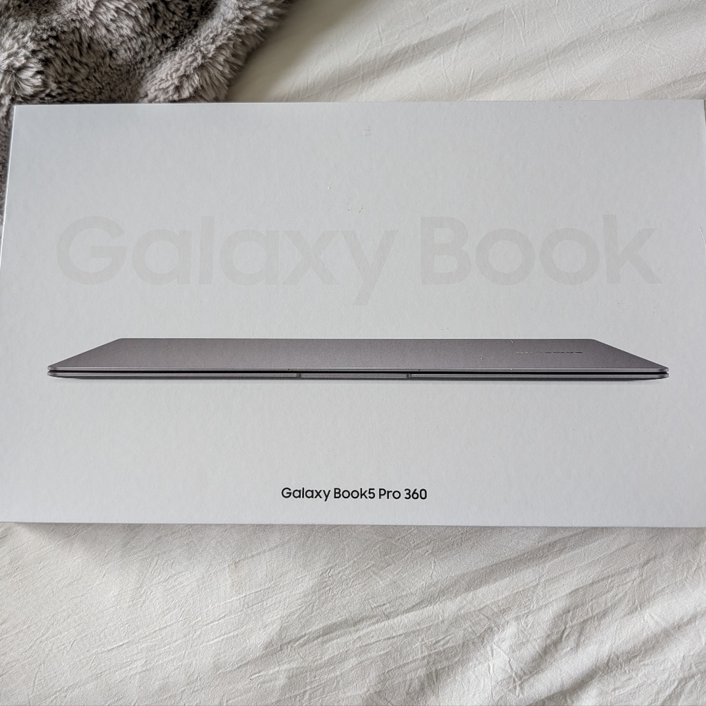 Samsung Galaxy Book5 Pro 360 - Silver Laptop